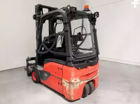 3-wiel elektrische heftrucks 2021  Linde E16-02 (3)