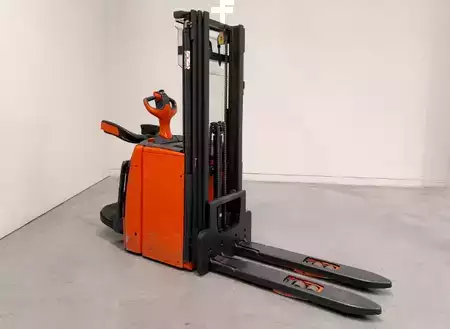 Stapelaars met staplatform 2020  Linde L14AP (4)