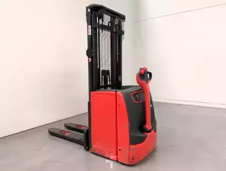 VZV s plošinou pro řidiče 2019  Linde L14 (1)