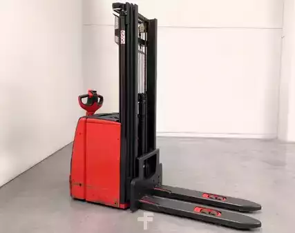 VZV s plošinou pro řidiče 2019  Linde L14 (3)