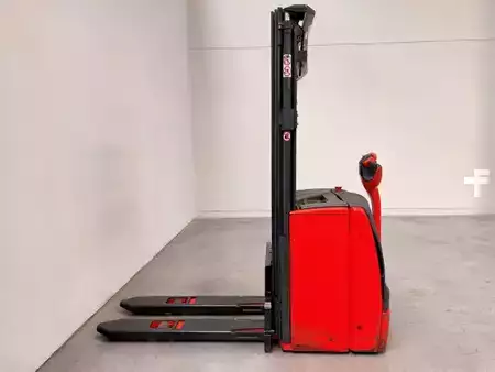 VZV s plošinou pro řidiče 2017  Linde L14 (2)