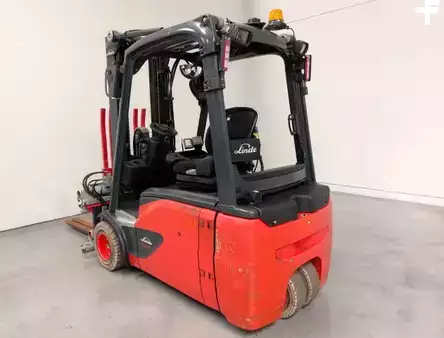 3-wiel elektrische heftrucks 2018  Linde E20L-02 (3)