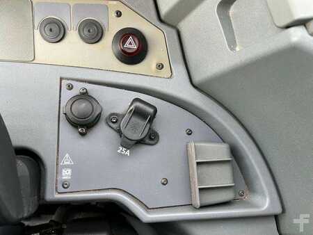 Wózki teleskopowe sztywne 2021  Merlo P35.11 / nur 148h! / Pratzenabstützung (19)