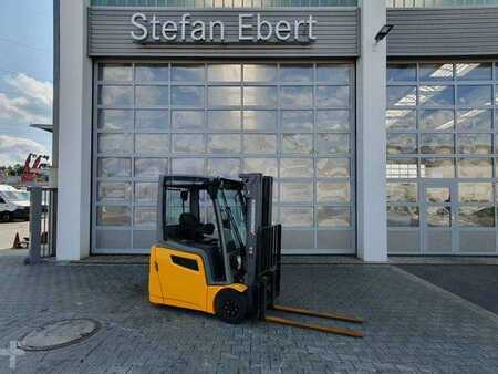 Elektro 4 Rad 2017  Jungheinrich EFG 215 / Triplex: 4.25m! / SS / nur 3.488h! (1)