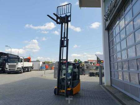 Elektro 4 Rad 2017  Jungheinrich EFG 215 / Triplex: 4.25m! / SS / nur 3.488h! (10)