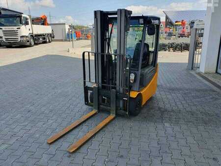 Elektro 4 Rad 2017  Jungheinrich EFG 215 / Triplex: 4.25m! / SS / nur 3.488h! (8)