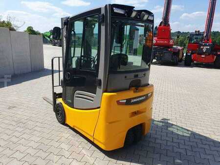 4-wiel elektrische heftrucks 2016  Jungheinrich EFG 215 / Triplex: 4.25m! / SS / 4.166h / 2024 (6)
