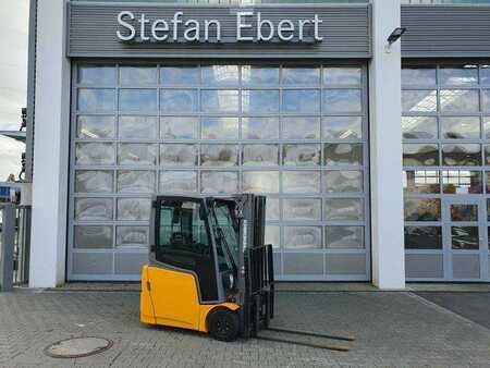 Eléctrico - 4 rodas 2016  Jungheinrich EFG 215 / Triplex: 4.25m! / SS / 2.472h! / 2020 (1)