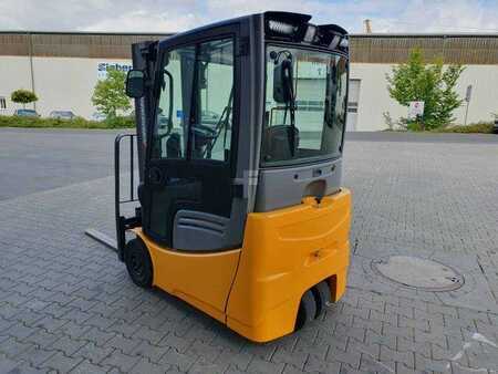 Eléctrico - 4 rodas 2016  Jungheinrich EFG 215 / Triplex: 4.25m! / SS / 2.472h! / 2020 (6)