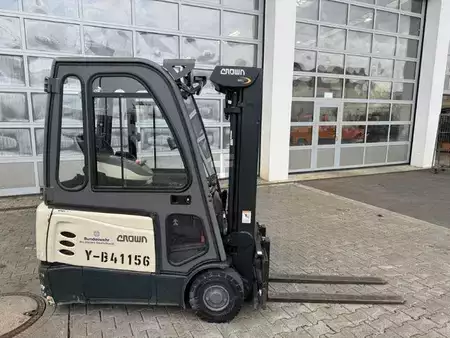 Carrelli elettrici 4 ruote 2016  Crown SCT6020-1.3 / Triplex 4,3m / Batterie 06/2020 (2)