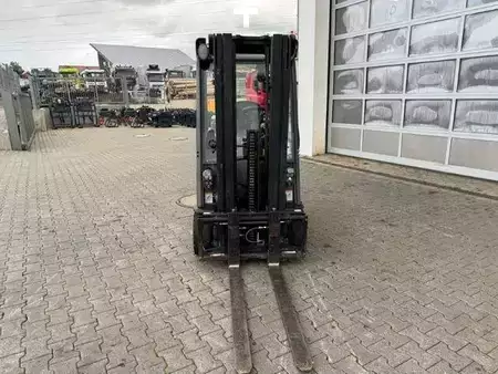 Carrelli elettrici 4 ruote 2016  Crown SCT6020-1.3 / Triplex 4,3m / Batterie 06/2020 (4)