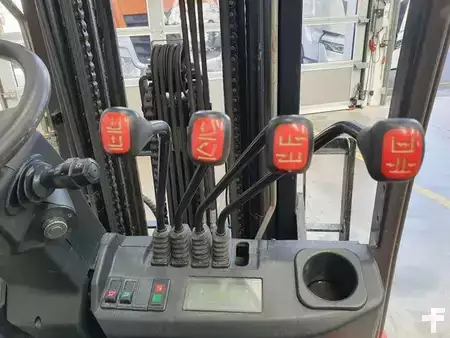 Gas truck 2020  Manitou MI 25 G / Triplex: 4.70m / nur 1.976h! / SS (13)