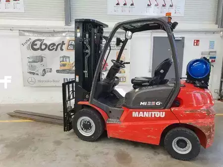 Gas truck 2020  Manitou MI 25 G / Triplex: 4.70m / nur 1.976h! / SS (2)