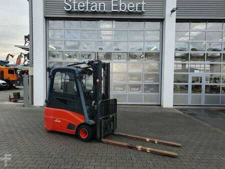 El truck - 4 hjulet 2012  Linde E18 - 01 / Triplex: 4.50m! / SS / nur 5.672h! (1)