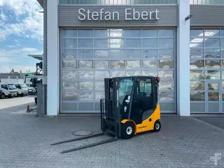 Carrelli elevatori diesel 2015  Jungheinrich DFG 316s / Triplex: 4.4m / 2.008h / Klima / SS (1)