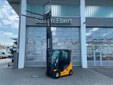 Carrelli elevatori diesel 2015  Jungheinrich DFG 316s / Triplex: 4.4m / 2.008h / Klima / SS (2)