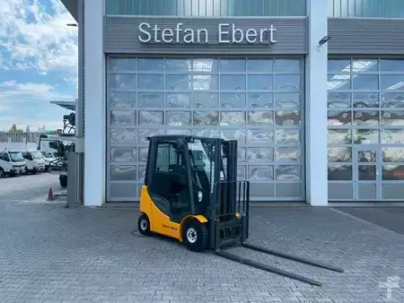 Carrelli elevatori diesel 2015  Jungheinrich DFG 316s / Triplex: 4.4m / 2.008h / Klima / SS (9)