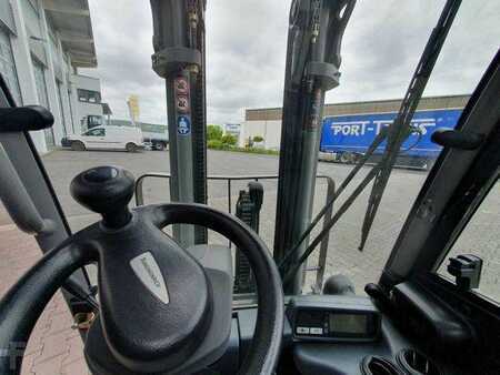 Eléctrico - 4 rodas 2016  Jungheinrich EFG 215 / Triplex: 4.25m! / SS / 4.297h! (11)