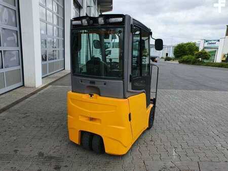 Eléctrico - 4 rodas 2016  Jungheinrich EFG 215 / Triplex: 4.25m! / SS / 4.297h! (4)