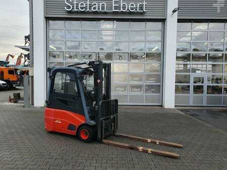 4-wiel elektrische heftrucks 2012  Linde E18 - 01 / Triplex: 4.50m! / SS / nur 5.672h! (1)