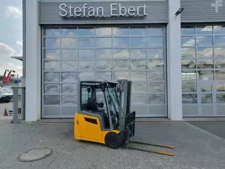 Sähkö - 4 pyör 2017  Jungheinrich EFG 215 / Triplex: 4.25m! / SS / nur 2.184h! (1)