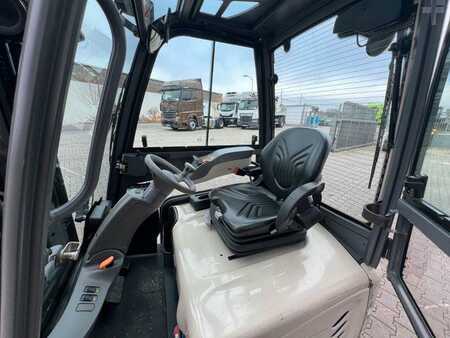 Elektro čtyřkolový VZV 2016  Crown SCT6020-1.3 /Triplex: 4.30m / SS / 2.090h! (17)