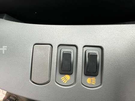 Elektro čtyřkolový VZV 2016  Crown SCT6020-1.3 /Triplex: 4.30m / SS / 2.090h! (20)