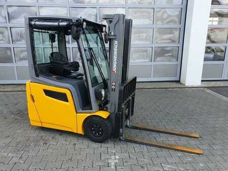 Eléctrico - 4 rodas 2017  Jungheinrich EFG 215 / Triplex: 4.25m! / SS / nur 2.184h! (2)