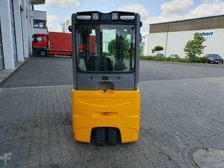 Eléctrico - 4 rodas 2017  Jungheinrich EFG 215 / Triplex: 4.25m! / SS / nur 2.184h! (5)