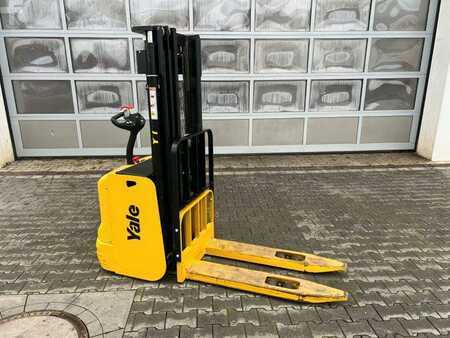 Vertikal ordreplukker 2014  Yale MS 12 AC / Triplex: 4m! / nur 229h! / 2014 (2)