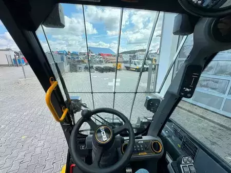 Teleskoptruck fast bom 2025  JCB TLT 35-26D 4WD Teletruck / nur : 143h!! / SS (11)