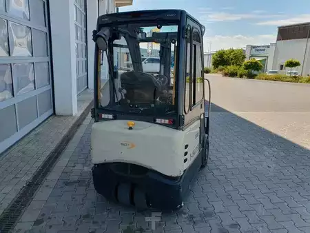 Carrelli elettrici 4 ruote 2016  Crown SCT6020-1.3 / Triplex 4,3m / 2.658h / 2020 (4)