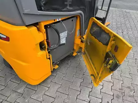 Sähkö - 4 pyör 2017  Jungheinrich EFG 215 / Triplex: 4.25m! / SS / nur 2.819h! (10)