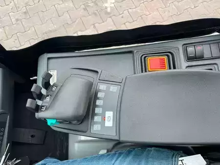 Sähkö - 4 pyör 2017  Jungheinrich EFG 215 / Triplex: 4.25m! / SS / nur 2.819h! (15)