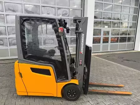 Sähkö - 4 pyör 2017  Jungheinrich EFG 215 / Triplex: 4.25m! / SS / nur 2.819h! (2)