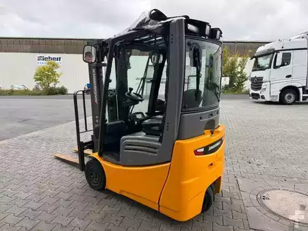 Sähkö - 4 pyör 2017  Jungheinrich EFG 215 / Triplex: 4.25m! / SS / nur 2.819h! (7)