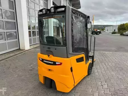 Sähkö - 4 pyör 2017  Jungheinrich EFG 215 / Triplex: 4.25m! / SS / nur 2.819h! (9)