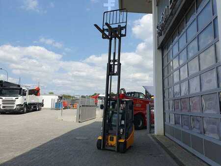 Eléctrico - 4 rodas 2016  Jungheinrich EFG 215 / Triplex: 4.25m! / SS / 4.166h / 2024 (10)