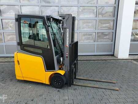 Eléctrico - 4 rodas 2016  Jungheinrich EFG 215 / Triplex: 4.25m! / SS / 4.166h / 2024 (2)
