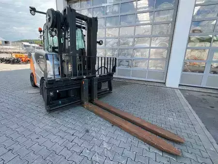 Dieselový VZV 2015  Still RX70-80 / Klimaanlage / Zinkenversteller / SS (12)