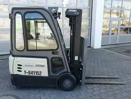 Carrelli elettrici 4 ruote 2017  Crown SCT6020-1.3 /Triplex: 4.30m /Batterie 2020 (2)