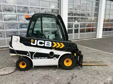 Dieselstapler 2019  JCB TLT 30D Teletruck 2WD / nur 1.948h! (3)
