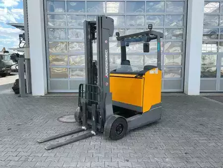 Schubmaststapler 2016  Jungheinrich ETV C16 / Triplex 5.72m / SS / nur 2.953h / 2016 (9)