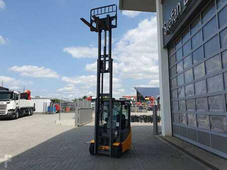 4-wiel elektrische heftrucks 2017  Jungheinrich EFG 215 / Triplex: 4.25m! / nur 3.439h! / 2022 (11)
