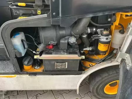 Teleskopstapler-Starr 2019  JCB TLT 30D 2WD / nur 1.948h! (13)