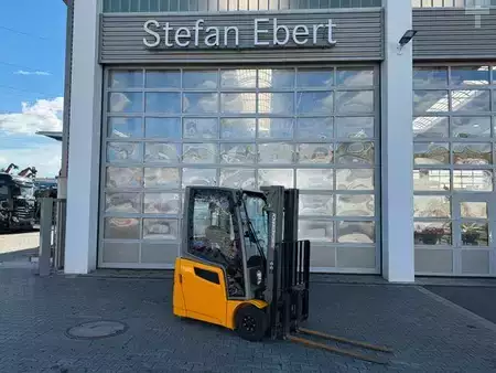 Sähkö - 4 pyör 2017  Jungheinrich EFG 215 / Triplex: 4.25m! / SS / nur 2.865h! (1)