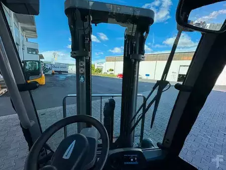 Sähkö - 4 pyör 2017  Jungheinrich EFG 215 / Triplex: 4.25m! / SS / nur 2.865h! (13)