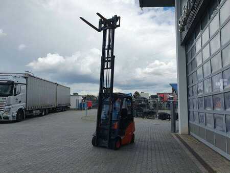 Ostatní 2012  Linde H16 T-01 / 4,6m / nur: 3.260h / Gas / SS (10)