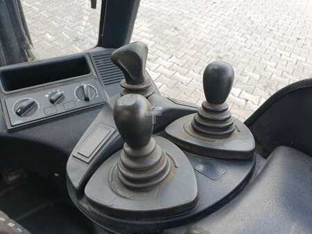 Ostatní 2012  Linde H16 T-01 / 4,6m / nur: 3.260h / Gas / SS (14)