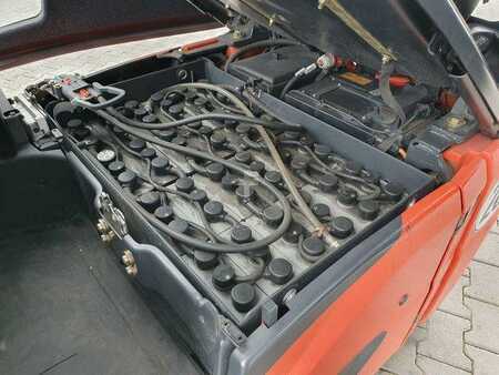 Eléctrico - 4 rodas 2016  Linde E14 - 02 / Triplex: 4.00m! / SS / nur 2.119h! (14)